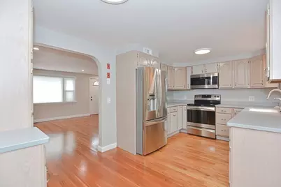 4 Edgemont Ave, Reading, MA 01867 - Photo 8