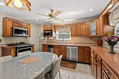 32 Sagamore Ave, Medford, MA 02155 - Photo 12
