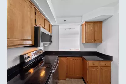 1025 Hancock St #8C, Quincy, MA 02169 - Photo 4
