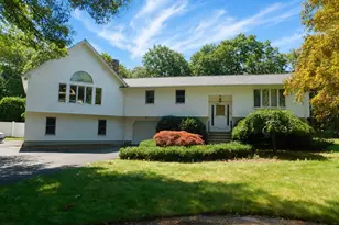 621 Marshall St, Holliston, MA 01746 - Photo 1