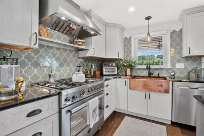 61 Abbey St, Chicopee, MA 01013 - Photo 10