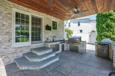 61 Abbey St, Chicopee, MA 01013 - Photo 32