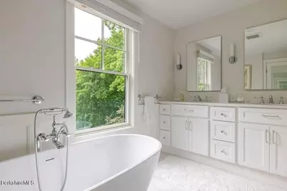 10 Berkshire Heights, Great Barrington, MA 01230 - Photo 26