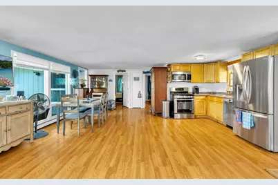 199 Edgewater Dr W, Falmouth, MA 02536 - Photo 12