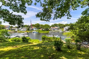 199 Edgewater Dr W, Falmouth, MA 02536 - Photo 8