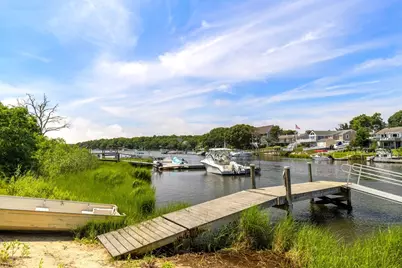 199 Edgewater Dr W, Falmouth, MA 02536 - Photo 6