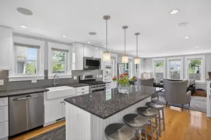 7 Conant St, Provincetown, MA 02657 - Photo 2