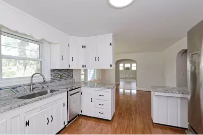 318 South Main St, Hopedale, MA 01747 - Photo 6