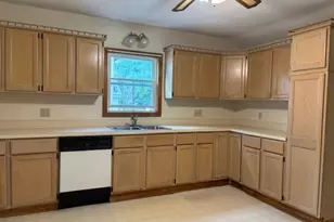 62 Eastern Ave, Woburn, MA 01801 - Photo 4