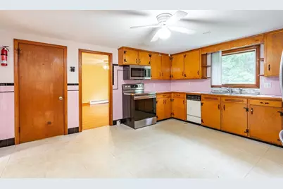 7 Fairacres Ave, Raynham, MA 02767 - Photo 14