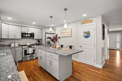 738 Hicks St, Fall River, MA 02724 - Photo 14