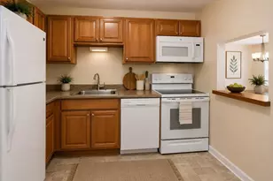 100 Fountain Ln, Weymouth, MA 02190 - Photo 8