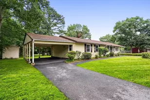 26 Cromesett Rd, Wareham, MA 02571 - Photo 2
