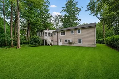 14 Travis Dr, Framingham, MA 01702 - Photo 2