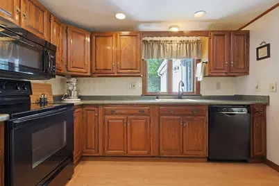 4 Loring St, Auburn, MA 01501 - Photo 8