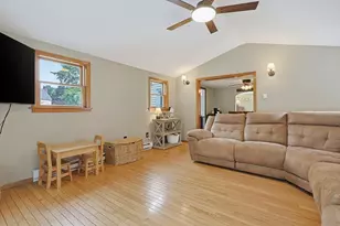 4 Loring St, Auburn, MA 01501 - Photo 16