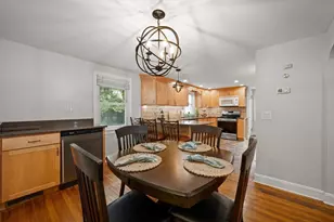 212 Emerson St, Springfield, MA 01118 - Photo 10