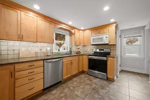 212 Emerson St, Springfield, MA 01118 - Photo 26
