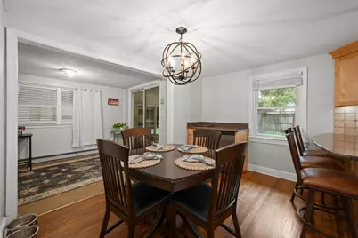 212 Emerson St, Springfield, MA 01118 - Photo 12