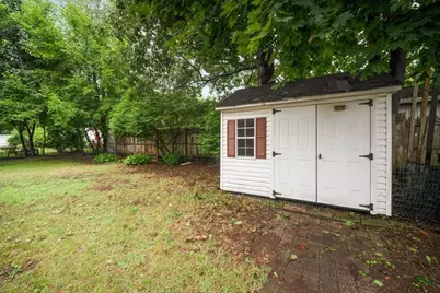 212 Emerson St, Springfield, MA 01118 - Photo 32