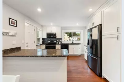 16 Elm St, Medford, MA 02155 - Photo 12