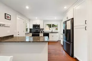 16 Elm St, Medford, MA 02155 - Photo 12