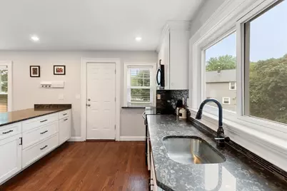 16 Elm St, Medford, MA 02155 - Photo 14