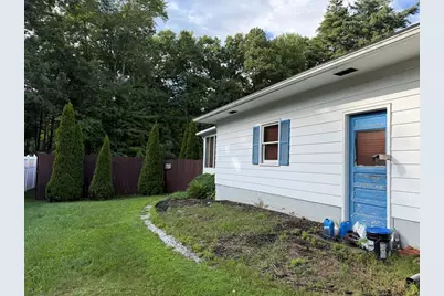 1117 Overlook Dr, Palmer, MA 01069 - Photo 2