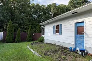 1117 Overlook Dr, Palmer, MA 01069 - Photo 2