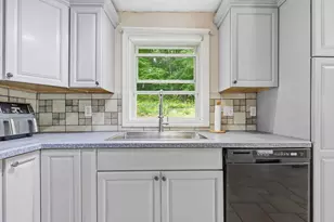 70 High St, Monson, MA 01057 - Photo 12
