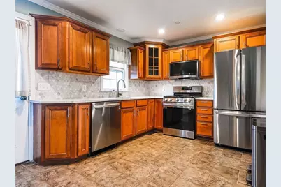 40 Winchester Ln #15, Fall River, MA 02721 - Photo 2