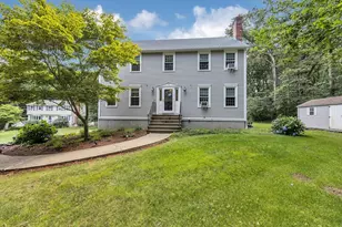 5 Strawberry Ln, Billerica, MA 01821 - Photo 1