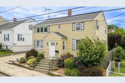 541 Woodman St, Fall River, MA 02724 - Photo 2