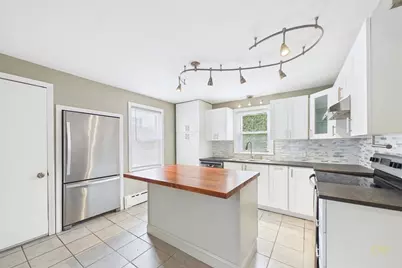 541 Woodman St, Fall River, MA 02724 - Photo 12