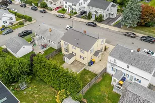 541 Woodman St, Fall River, MA 02724 - Photo 6