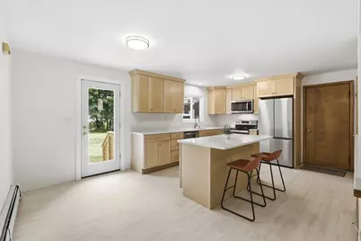 17 Everett St Extension, Fitchburg, MA 01420 - Photo 6
