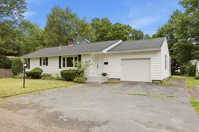 17 Everett St Extension, Fitchburg, MA 01420 - Photo 2
