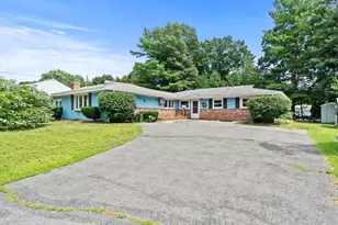 7 Pocahontas Dr, Peabody, MA 01960 - Photo 2