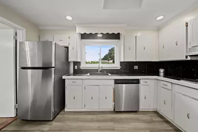 7 Pocahontas Dr, Peabody, MA 01960 - Photo 4