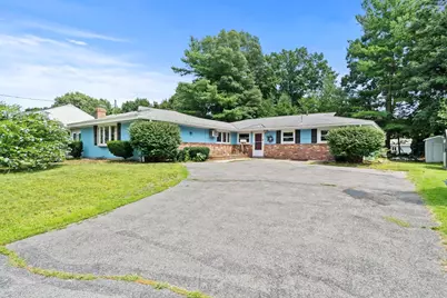 7 Pocahontas Dr, Peabody, MA 01960 - Photo 2