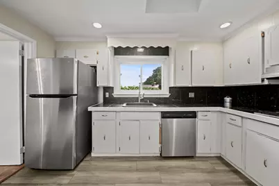7 Pocahontas Dr, Peabody, MA 01960 - Photo 4