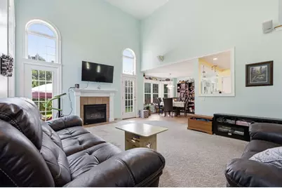 32 Waterford Dr, Westfield, MA 01085 - Photo 8