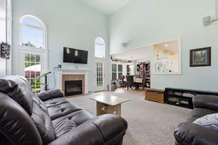 32 Waterford Dr, Westfield, MA 01085 - Photo 8