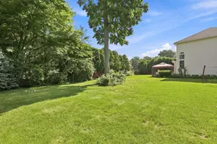 32 Waterford Dr, Westfield, MA 01085 - Photo 32
