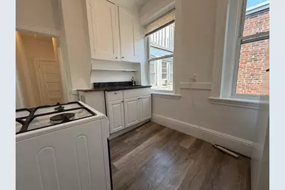 7 Grove St. #11, Boston, MA 02114 - Photo 8