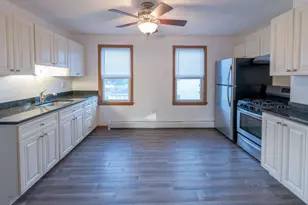 39 County St, Peabody, MA 01960 - Photo 4