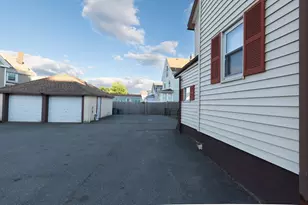 39 County St, Peabody, MA 01960 - Photo 2