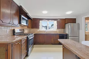 11 Lowe St Pl, Revere, MA 02151 - Photo 2