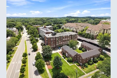 20 Hammond Pond Pkwy #208, Newton, MA 02467 - Photo 2