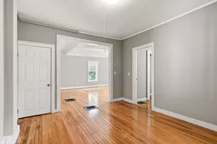 34 W School St, Westfield, MA 01085 - Photo 8